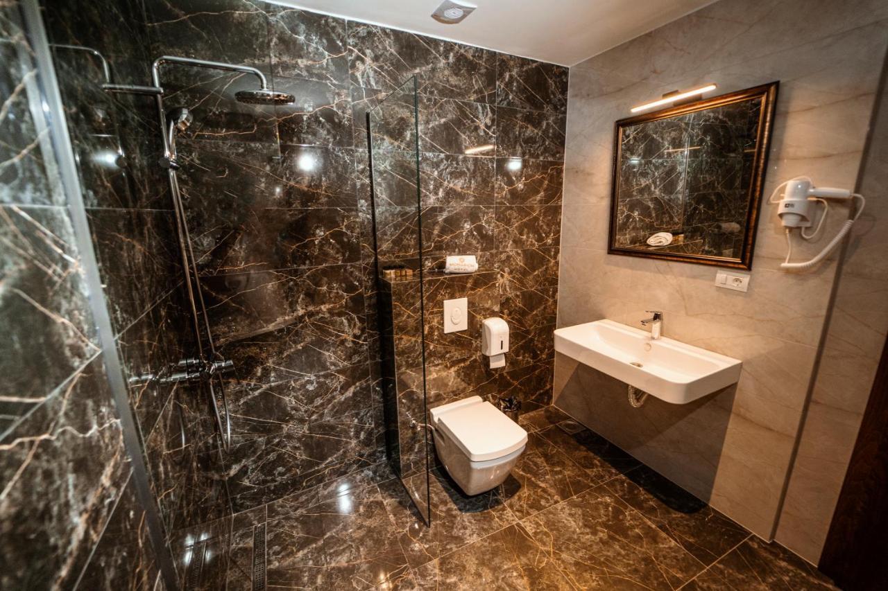 Monarch Boutique Hotel プリズレン エクステリア 写真