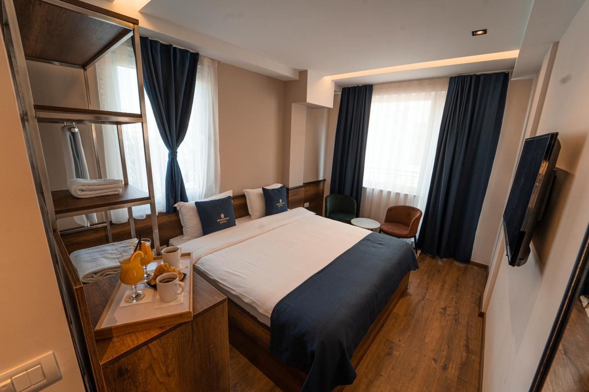 Monarch Boutique Hotel プリズレン エクステリア 写真