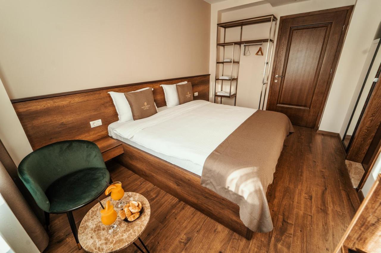 Monarch Boutique Hotel プリズレン エクステリア 写真