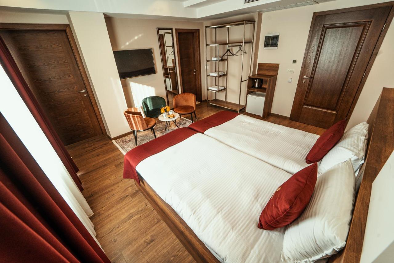Monarch Boutique Hotel プリズレン エクステリア 写真