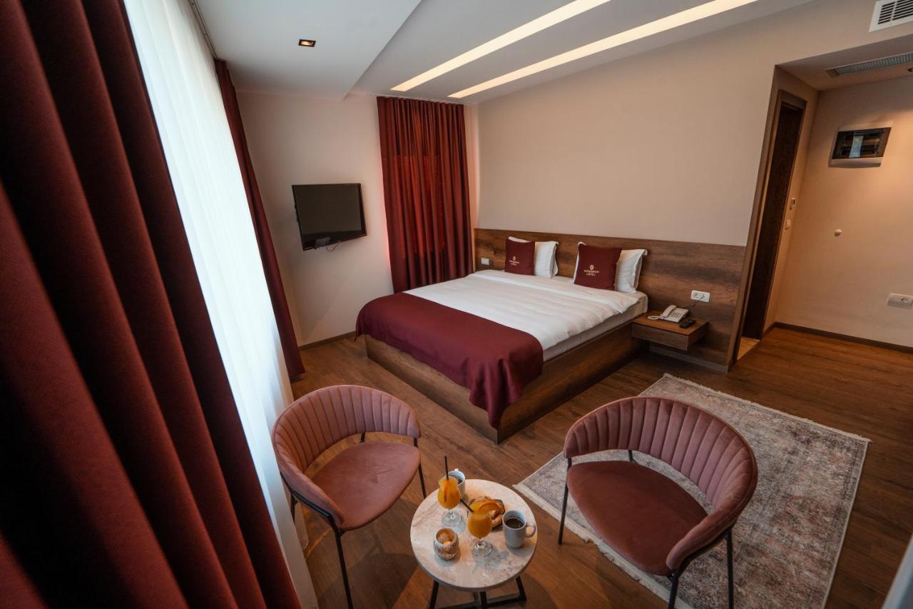 Monarch Boutique Hotel プリズレン エクステリア 写真