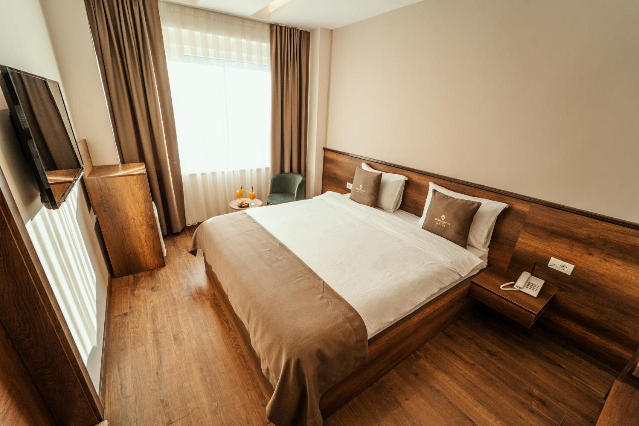 Monarch Boutique Hotel プリズレン エクステリア 写真