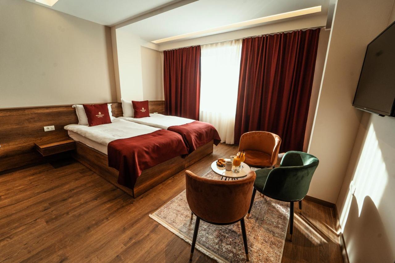 Monarch Boutique Hotel プリズレン エクステリア 写真