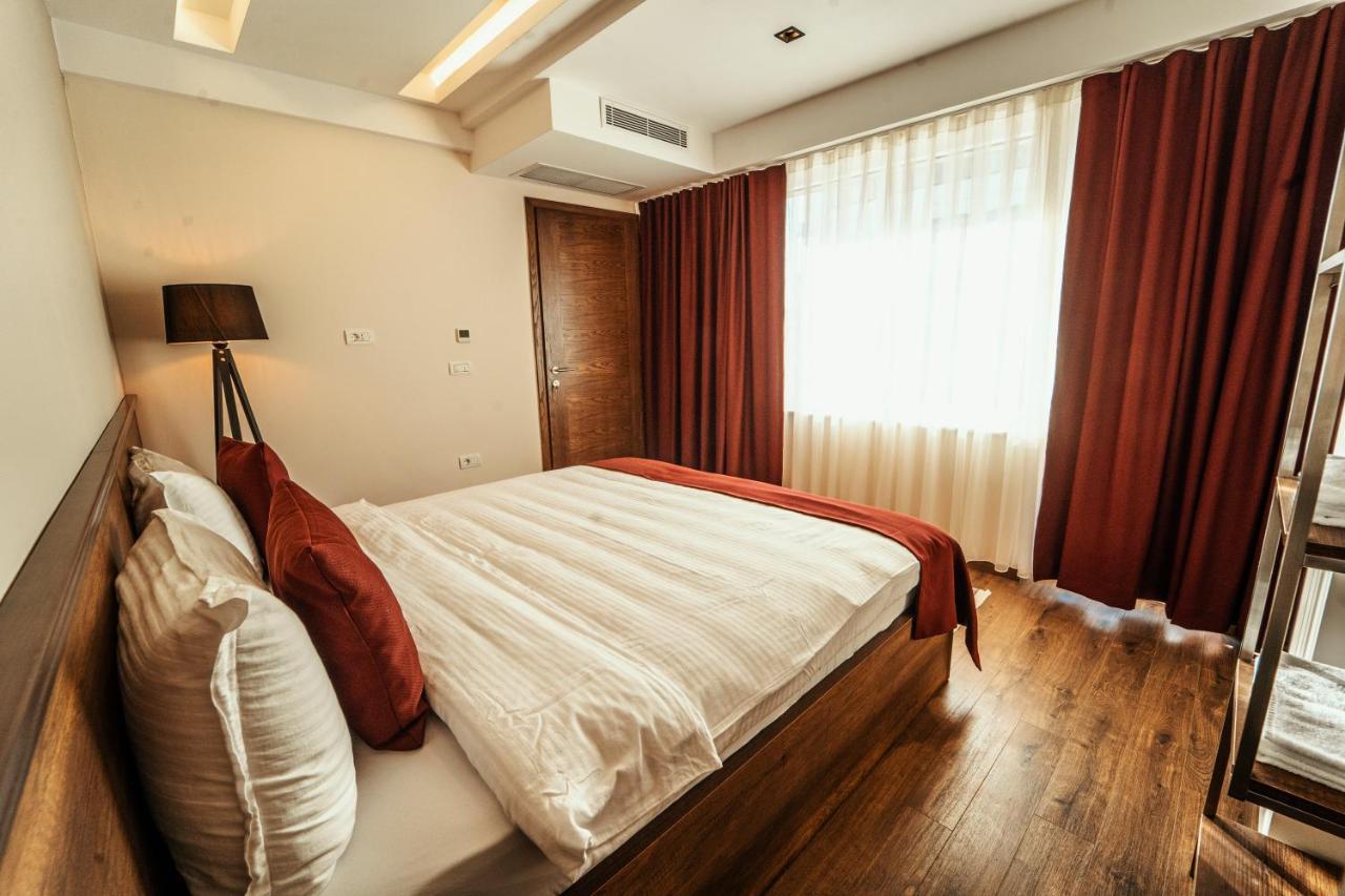 Monarch Boutique Hotel プリズレン エクステリア 写真